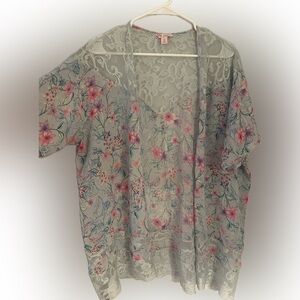 **LIKE NEW** Lace Kimono with Floral Accents